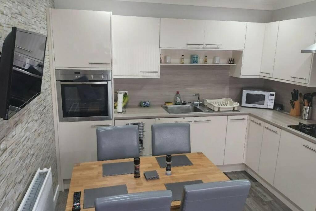 5 Riverside Place Thurso. 2 Bed, 2 Bathrooms. ภายนอก รูปภาพ